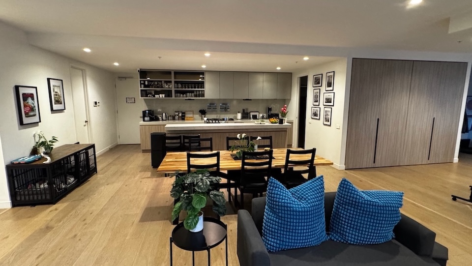 Boardroom | Workshop Space | Session Room | Strategy Sessions | Meeting Room - Dining Room & Kitchen